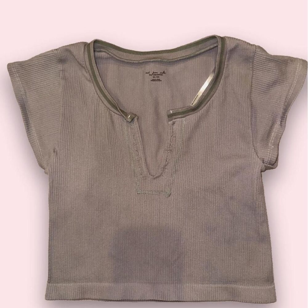 Brandy Melville gray/purple ribbed crop top size M